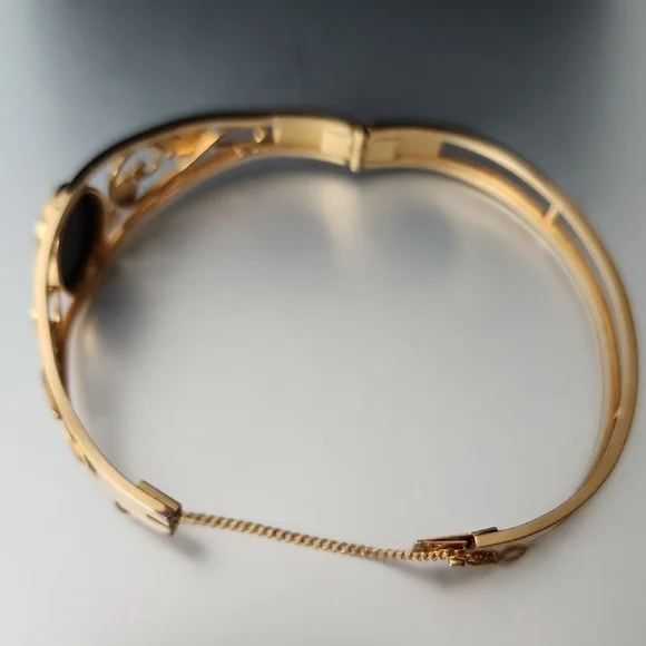 Vintage Gold and Black Bracelet - Picture 8 of 16